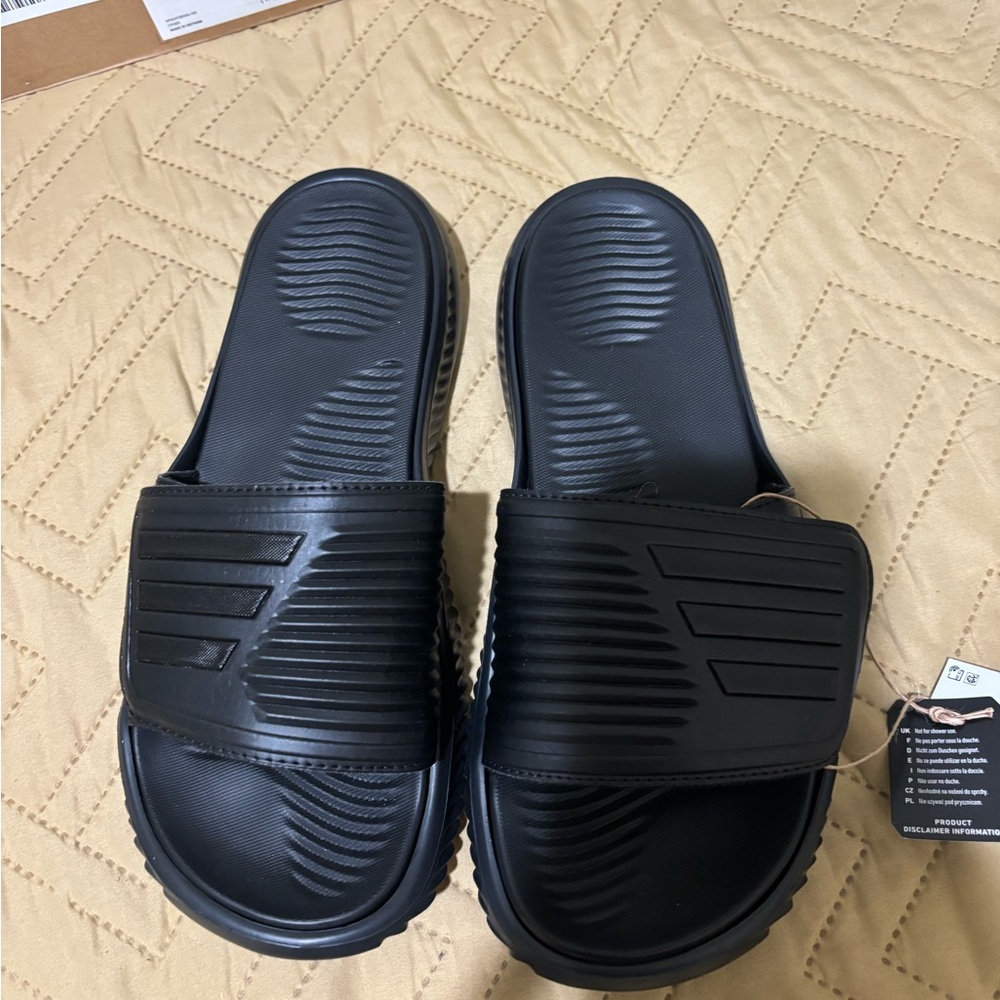 Adidas Alpharesponse 2.0 slides Black